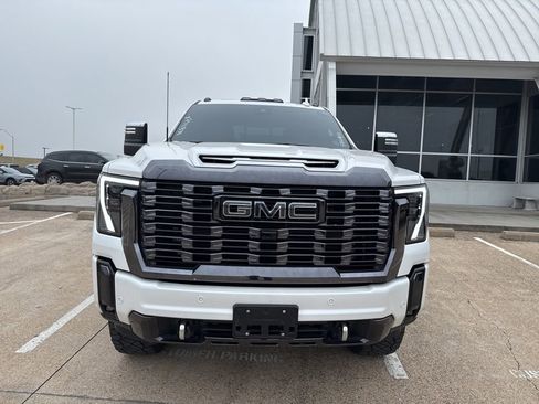 Used 2024 GMC Sierra 2500 Denali Ultimate image 2