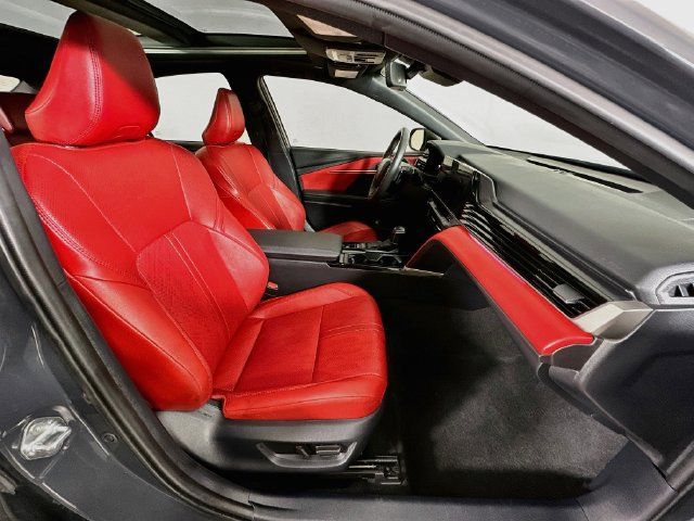 Used 2025 Toyota Camry XSE AWD/4WD image 8