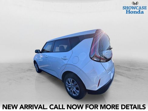 Used 2025 Kia Soul LX FWD image 2
