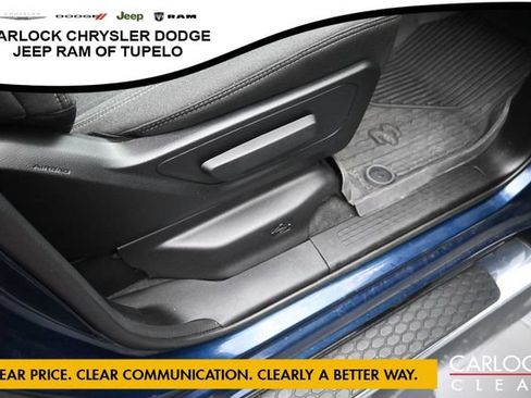 Used 2023 RAM 1500 Big Horn AWD/4WD image 36