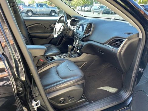 Certified 2020 Jeep Cherokee Latitude Lux w/ Quick Order Package 26H Lux image 13