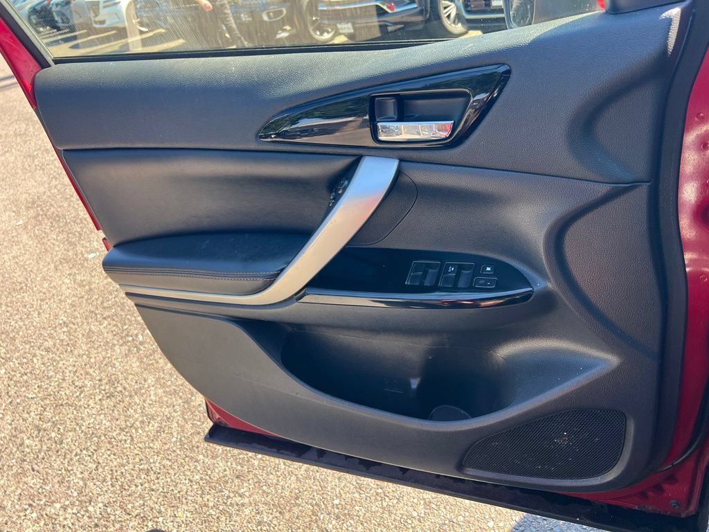 Used 2019 Mitsubishi Eclipse Cross SEL AWD/4WD image 16