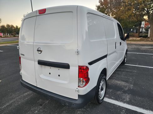 Used 2020 Nissan NV200 S image 7