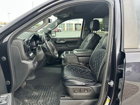 Used 2022 Chevrolet Silverado 1500 LT AWD/4WD image 2
