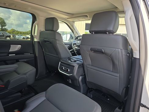 New 2025 Ford Expedition Active image 11