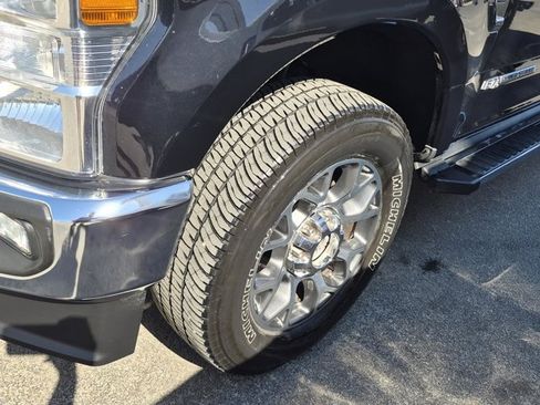 Used 2021 Ford F250 Lariat w/ Lariat Ultimate Package image 3