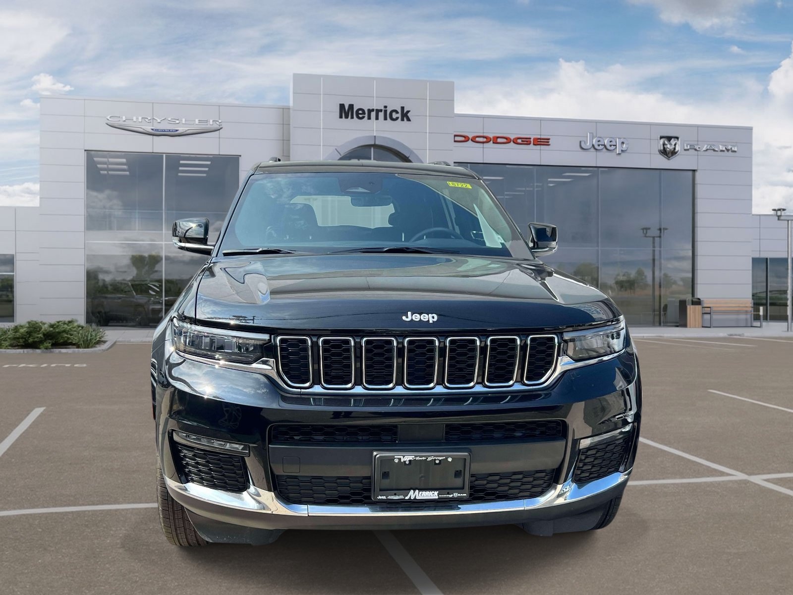 Used 2025 Jeep Grand Cherokee L Limited w/ MOPAR Finishing Package AWD/4WD image 3