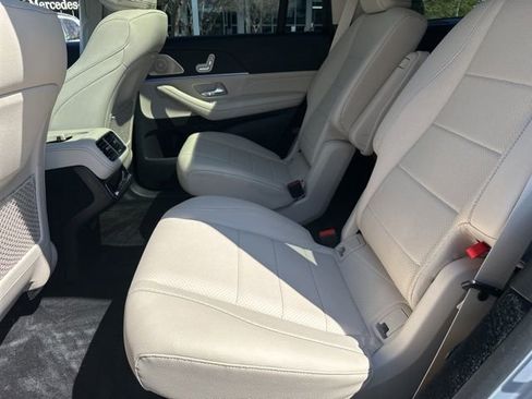 Used 2022 Mercedes-Benz GLS 450 4MATIC image 22