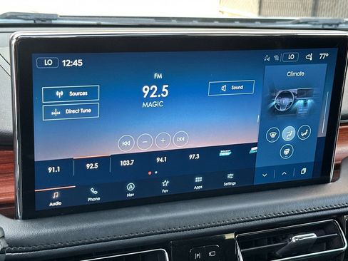 Used 2022 Lincoln Nautilus Reserve w/ Equipment Group 202A image 17