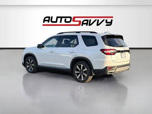 Used 2023 Honda Pilot Elite image 5