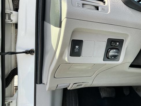 Used 2012 Toyota Corolla LE image 32