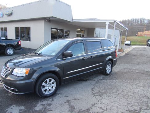 Used 2012 Chrysler Town & Country Touring-L w/ Entertainment Group #2 image 1