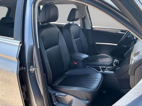 Used 2024 Volkswagen Tiguan SE AWD/4WD image 8