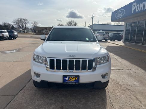 Used 2013 Jeep Grand Cherokee Laredo w/ Laredo E Group image 9
