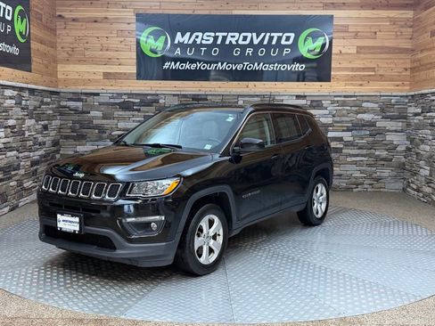 Used 2018 Jeep Compass Latitude w/ Popular Equipment Group AWD/4WD image 4