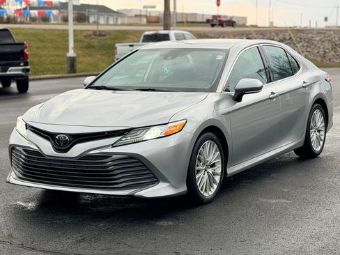 Used 2020 Toyota Camry XLE w/ Navigation Package image 1