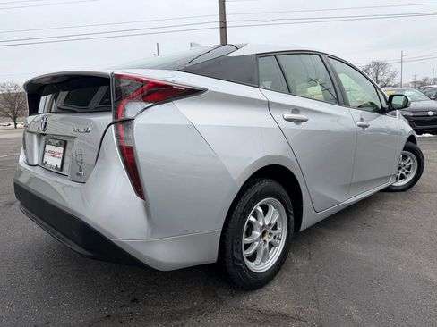 Used 2017 Toyota Prius Two image 14