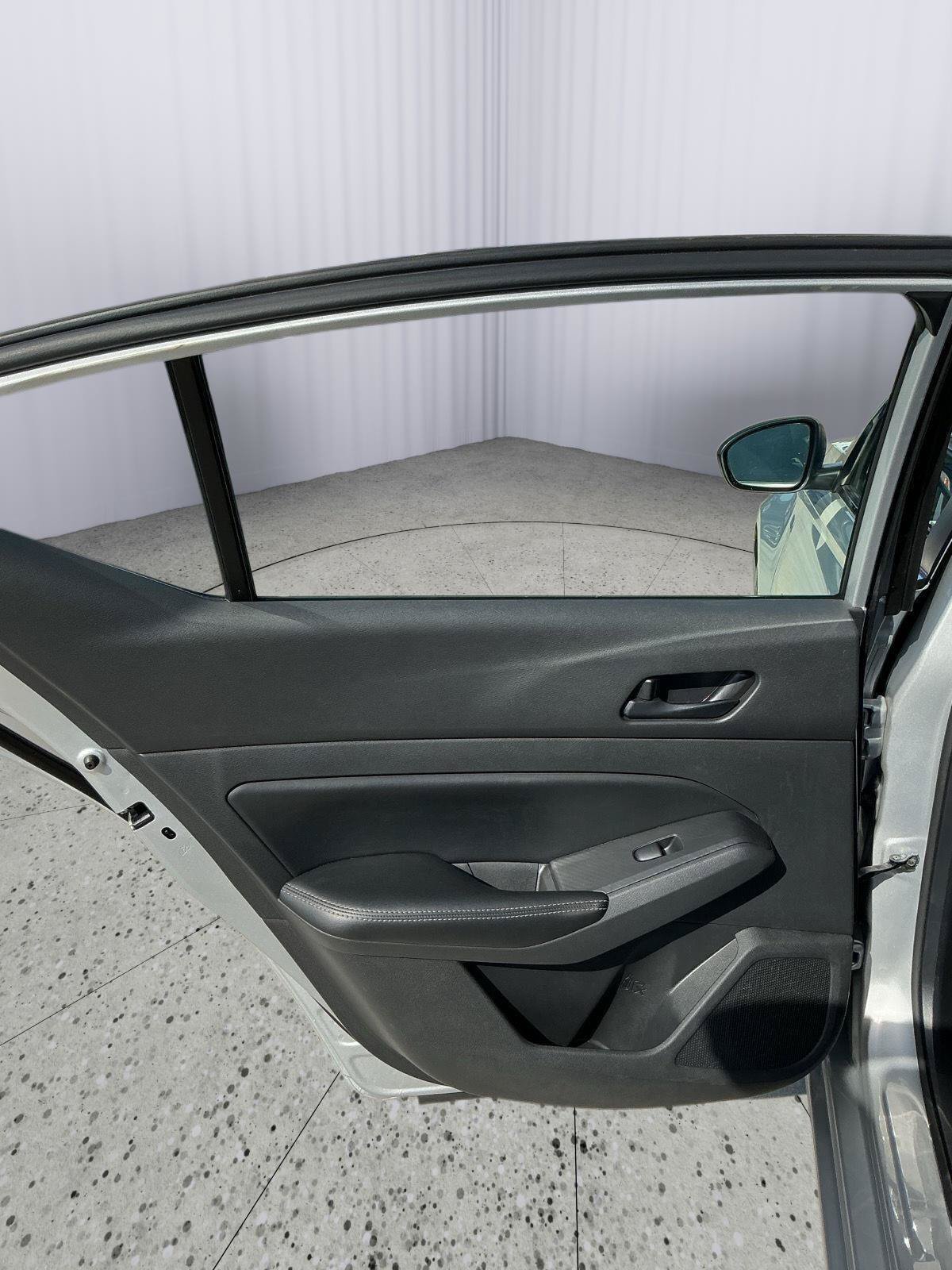 Used 2024 Nissan Altima 2.5 SV FWD image 20