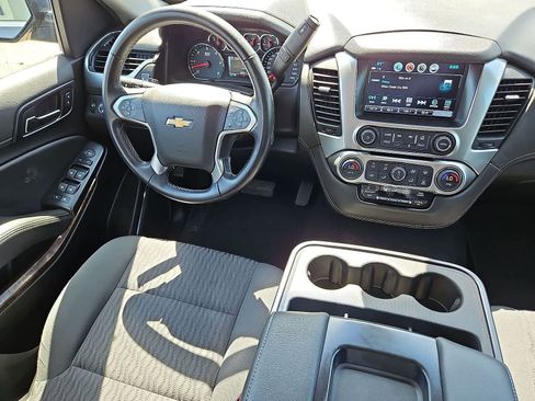 Used 2019 Chevrolet Suburban LS RWD image 10