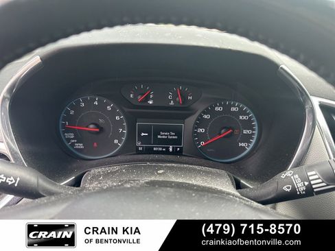 Used 2018 Chevrolet Equinox LT FWD image 24