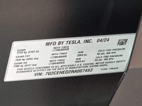 Used 2024 Tesla Cybertruck AWD Crew Cab image 19