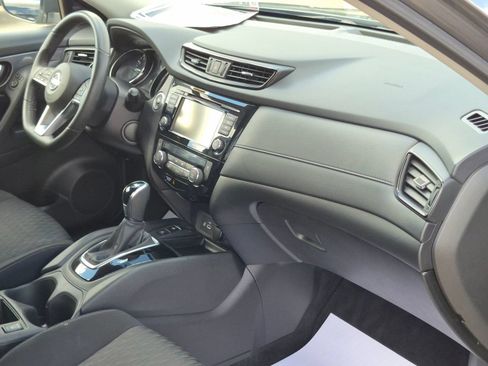 Certified 2019 Nissan Rogue SV w/ Premium Package AWD/4WD image 33