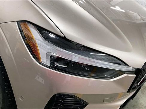 Certified 2025 Volvo XC60 B5 Plus image 28