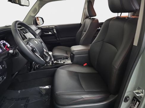Used 2023 Toyota 4Runner TRD Off-Road Premium w/ Moonroof Package AWD/4WD image 17