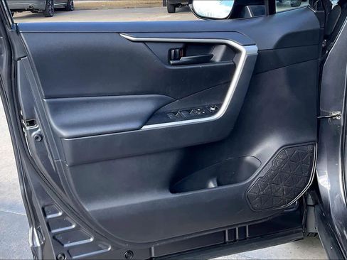 Used 2024 Toyota RAV4 LE image 21