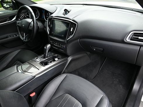 Used 2019 Maserati Ghibli S Q4 AWD/4WD image 24