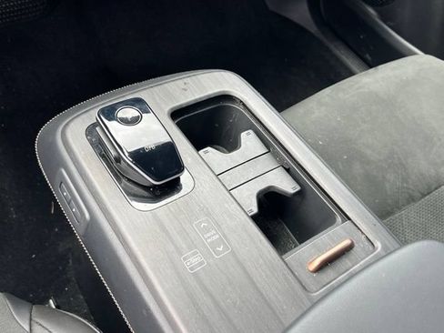 Used 2023 Nissan Ariya FWD image 23