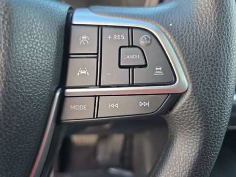 Certified 2025 Toyota Grand Highlander FWD image 19
