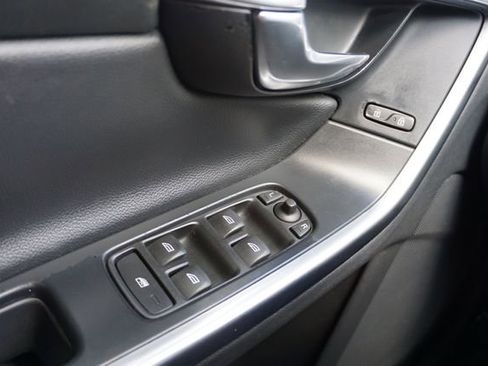 Used 2015 Volvo V60 T5 Premier image 23