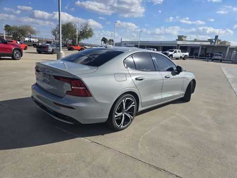Used 2024 Volvo S60 B5 Plus image 3