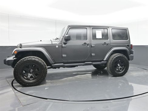 Used 2014 Jeep Wrangler Unlimited Sahara w/ Dual Top Group image 8