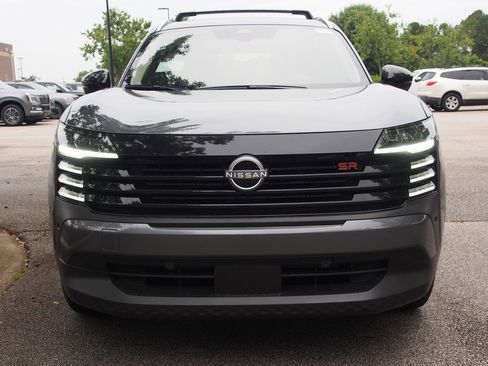 Used 2026 Nissan Kicks SR image 2