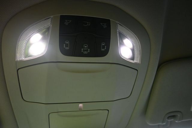 Used 2024 Chrysler Pacifica Touring-L FWD image 24