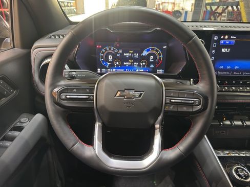 Used 2024 Chevrolet Colorado Z71 w/ Z71 Convenience Package 2 image 23