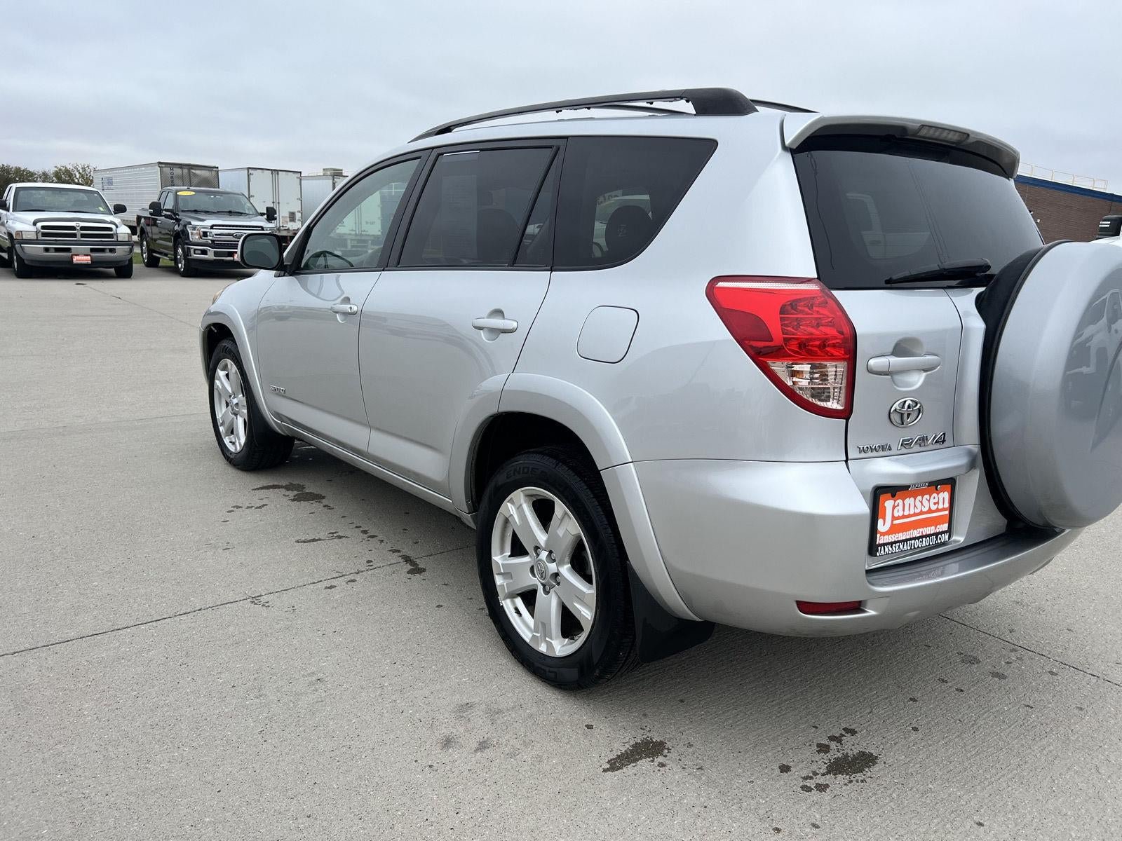 Used 2007 Toyota RAV4 Sport AWD/4WD image 2