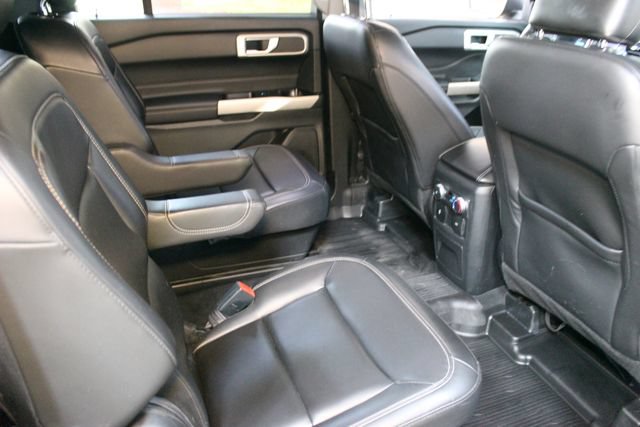 Used 2022 Ford Explorer XLT w/ Equipment Group 202A AWD/4WD image 11