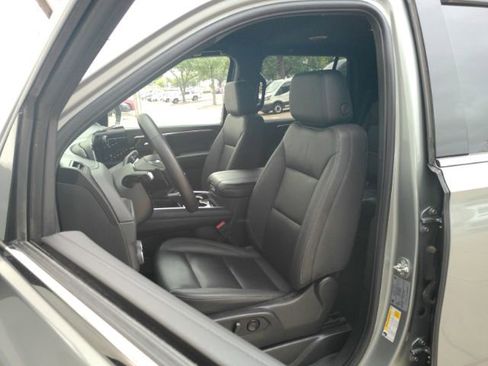 Used 2025 Chevrolet Tahoe LT image 14