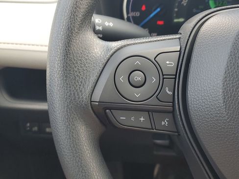 Used 2025 Toyota RAV4 XLE image 33