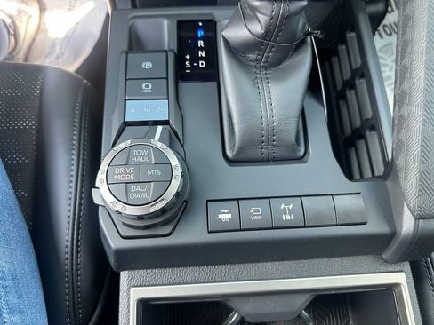 New 2025 Toyota Tacoma TRD Off-Road image 17