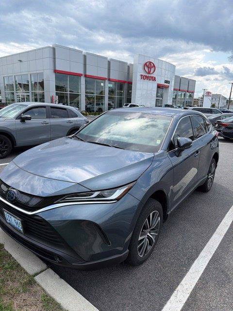 Used 2024 Toyota Venza LE AWD/4WD image 3