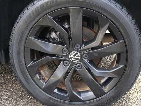 Used 2022 Volkswagen Taos SEL w/ Panoramic Sunroof Package image 10