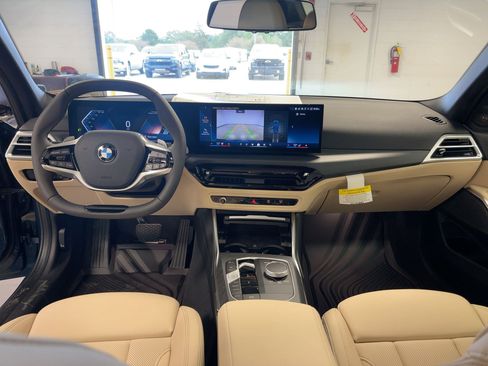 Used 2026 BMW 330i Sedan w/ Convenience Package image 16