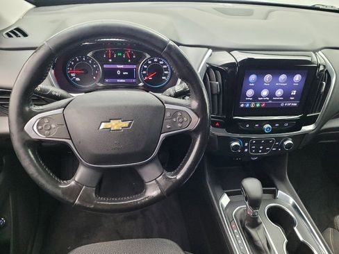Used 2021 Chevrolet Traverse LT image 22