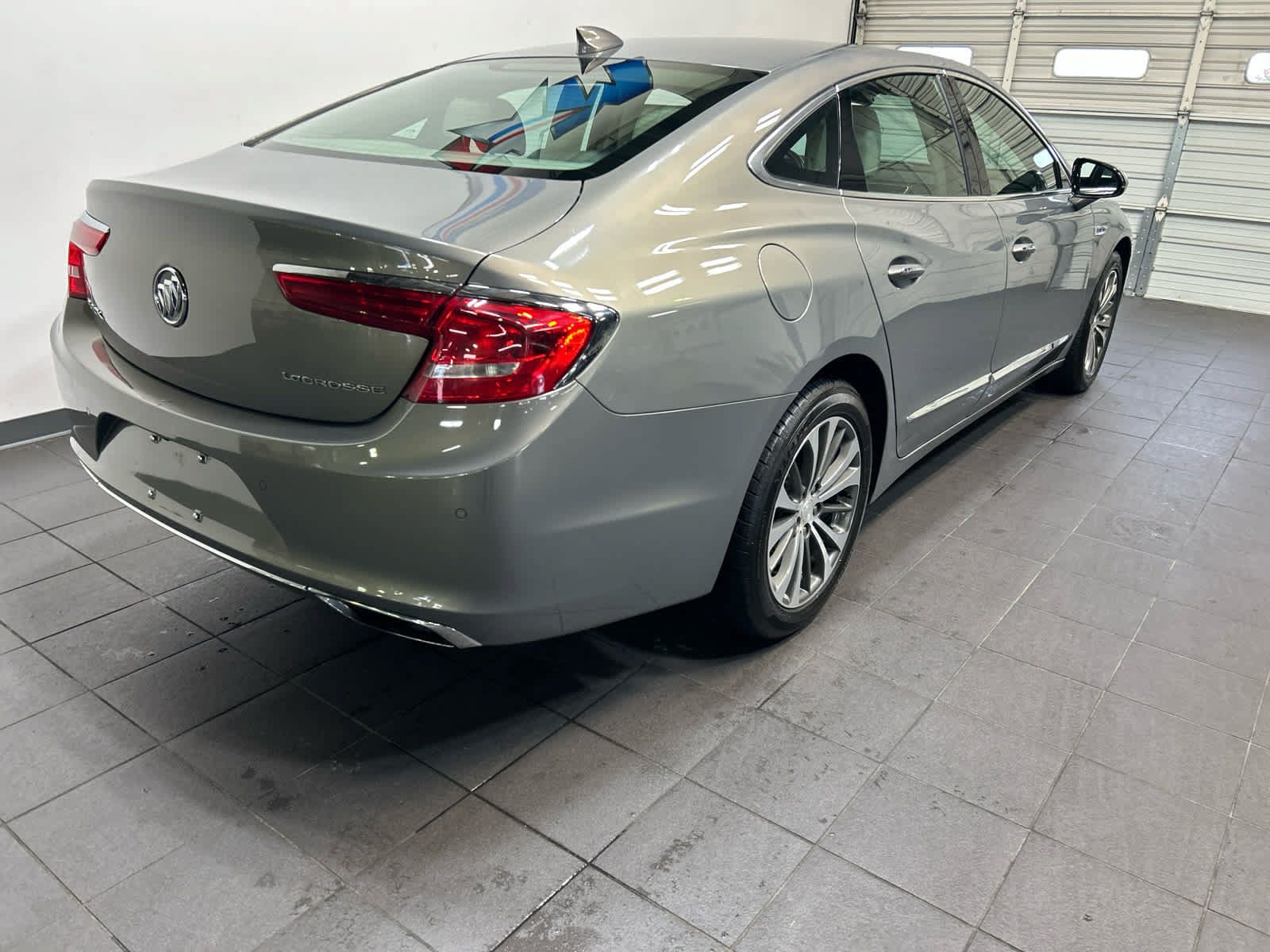Used 2017 Buick LaCrosse Preferred FWD image 3