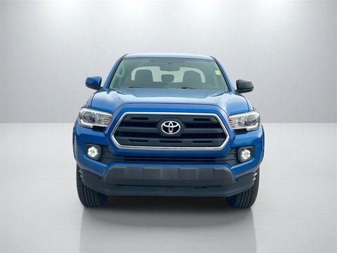 Used 2017 Toyota Tacoma SR5 image 2