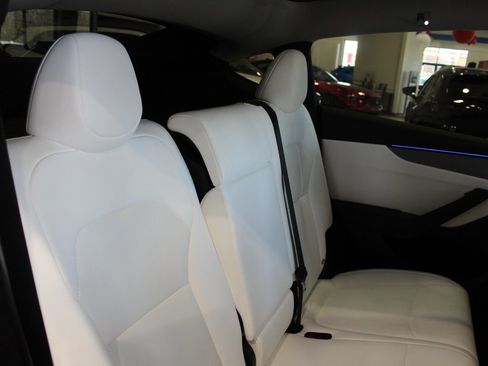 Used 2026 Tesla Model Y Long Range image 24